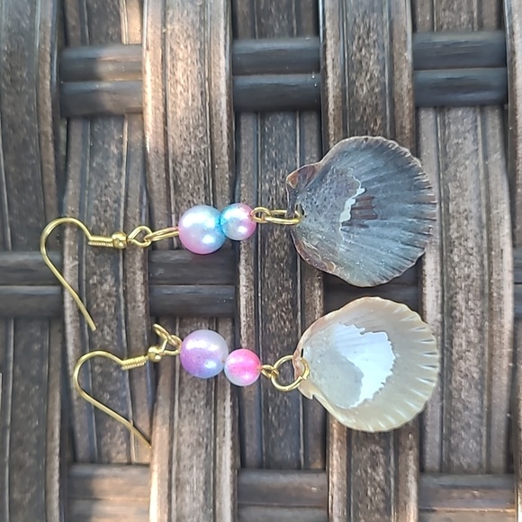 Shell earrings - Picture 2 of 4